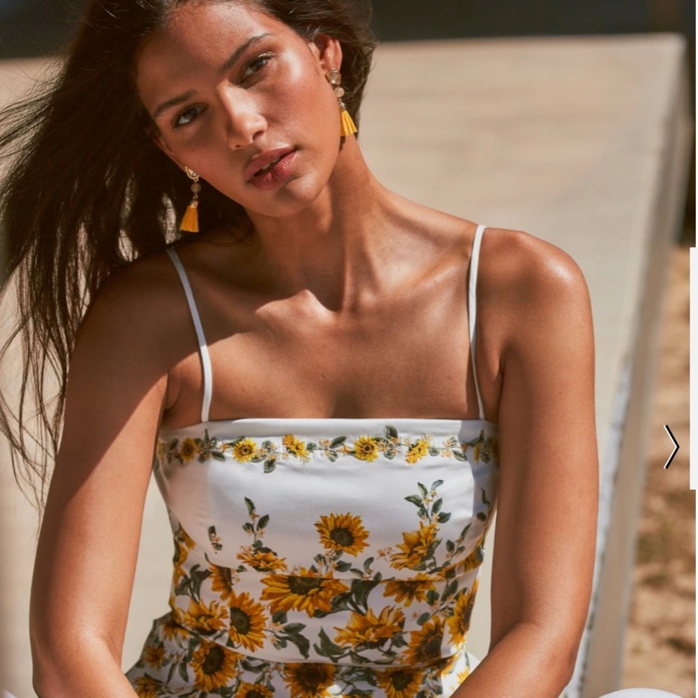 NWT | White House Black Market | Sleeveless Scallop Peplum Top | 0 |